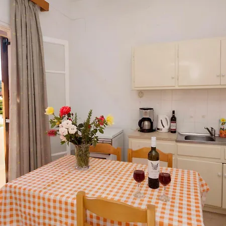 Alexandra On The Litheres